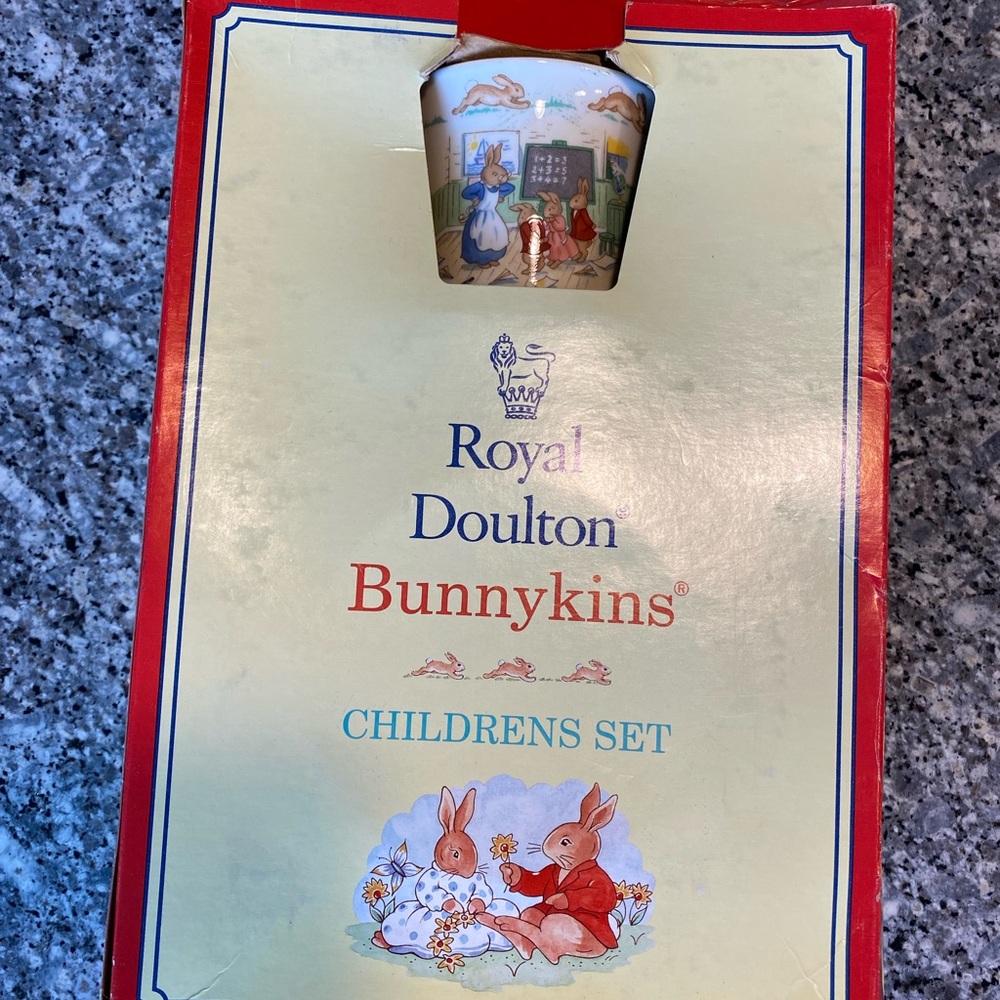 Royal Doulton Red and Blue Dinnerware Set